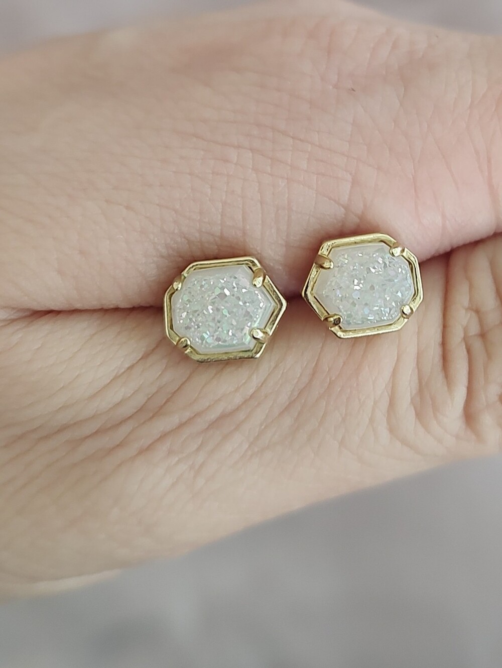 Kendra Scott Hexagon Earrings - Picture 3 of 4